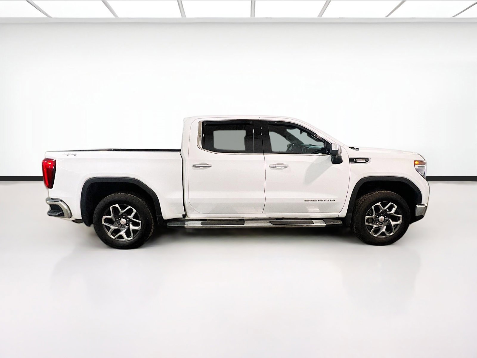 Used 2022 GMC Sierra 1500 SLT AWD/4WD image 22