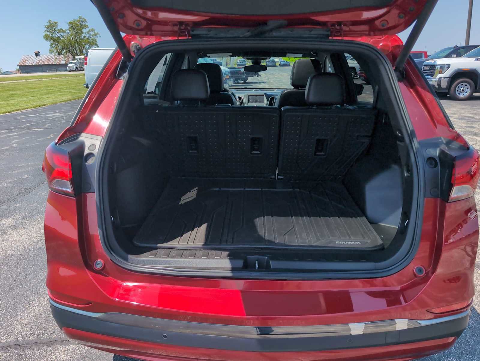 Used 2023 Chevrolet Equinox RS FWD image 25