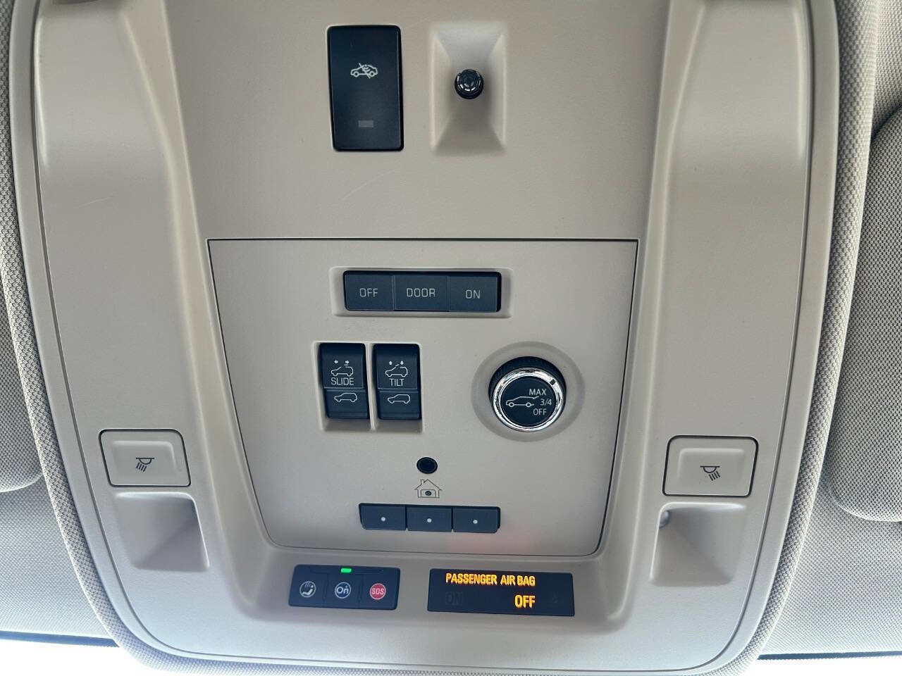 Used 2020 Cadillac Escalade Premium Luxury image 34