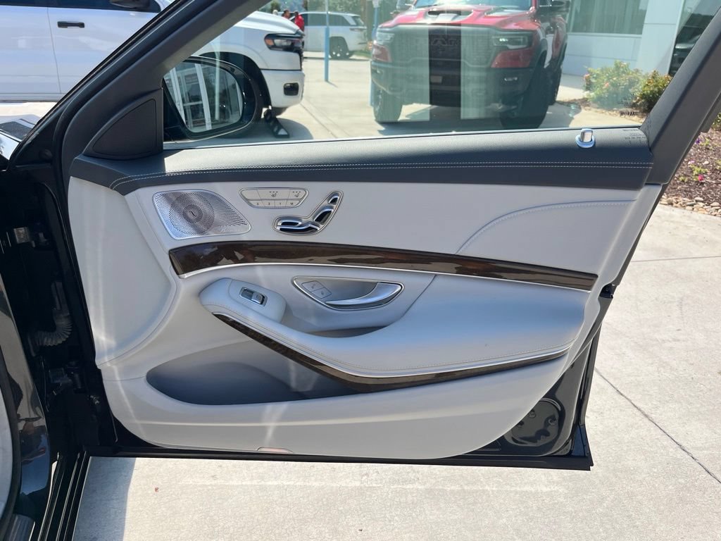 Used 2015 Mercedes-Benz S 550 Sedan image 32