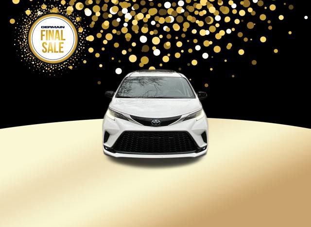 Used 2023 Toyota Sienna XSE image 7