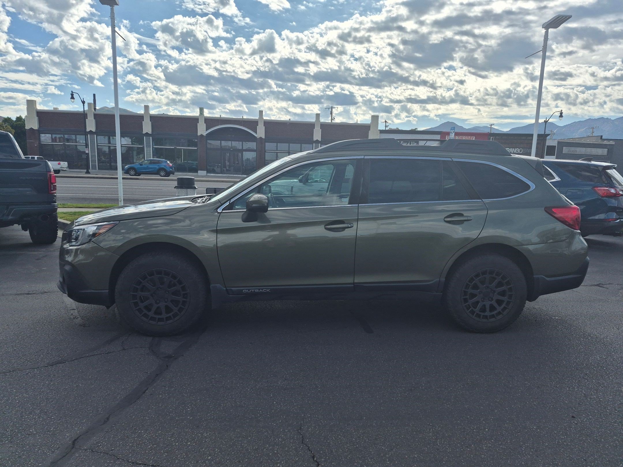 Used 2018 Subaru Outback 2.5i Premium AWD/4WD image 9