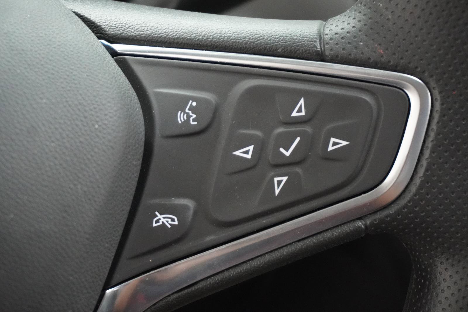 Used 2024 Chevrolet Equinox LS w/ Driver Confidence II Package image 22