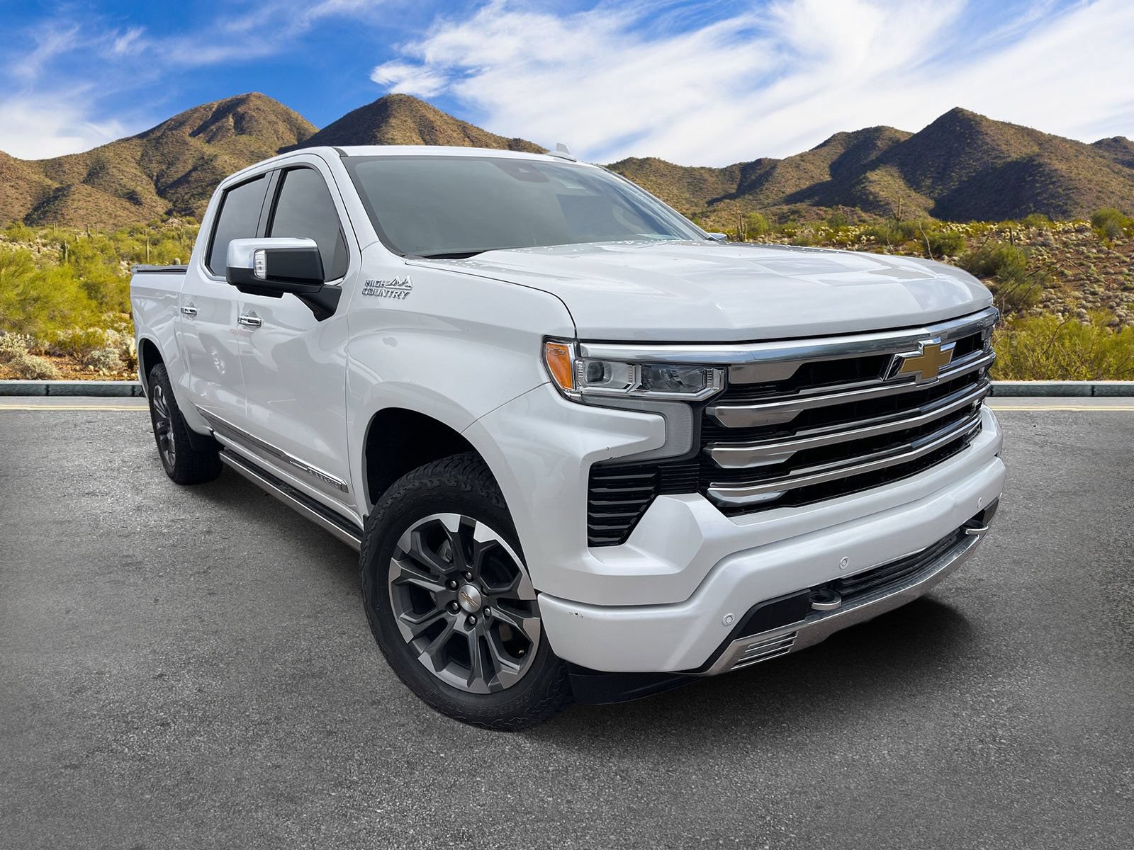 Used 2024 Chevrolet Silverado 1500 High Country w/ Technology Package AWD/4WD image 3