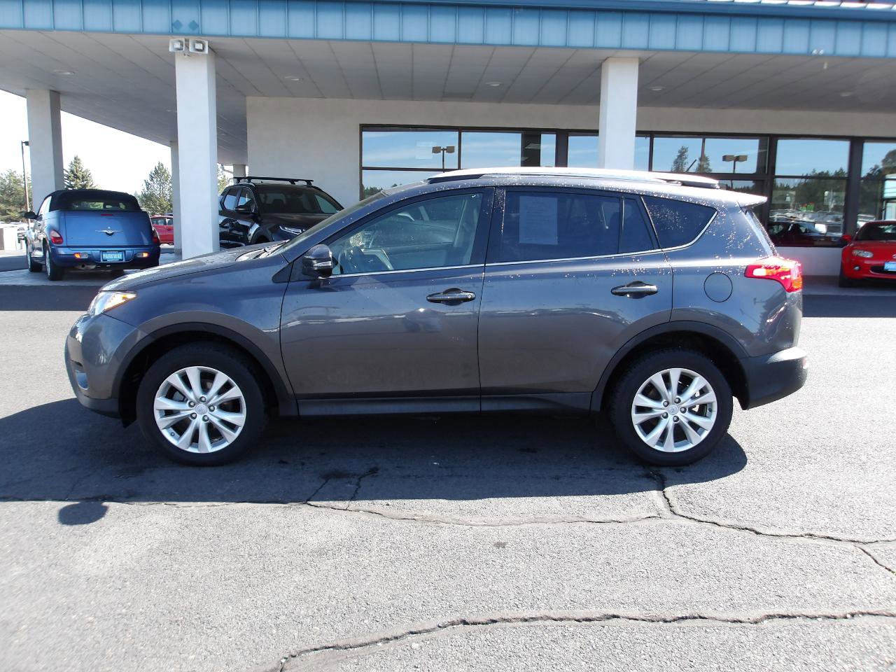 Used 2015 Toyota RAV4 Limited AWD/4WD image 2