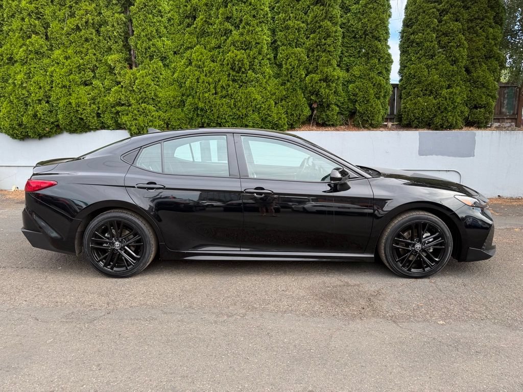 Used 2025 Toyota Camry SE FWD image 10