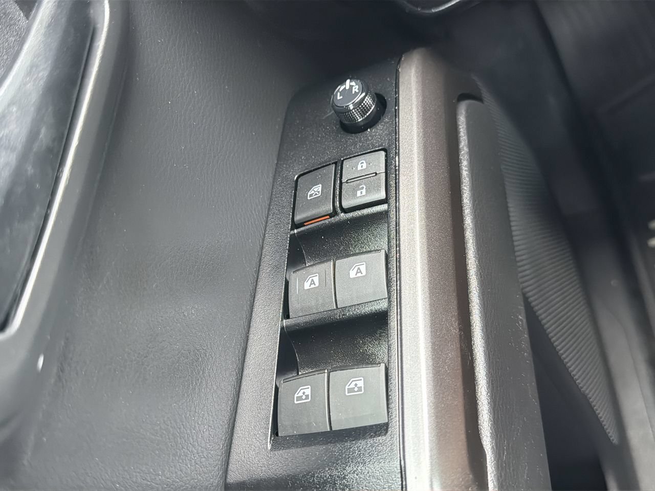 Used 2023 Toyota Tacoma SR5 w/ Technology Package AWD/4WD image 17