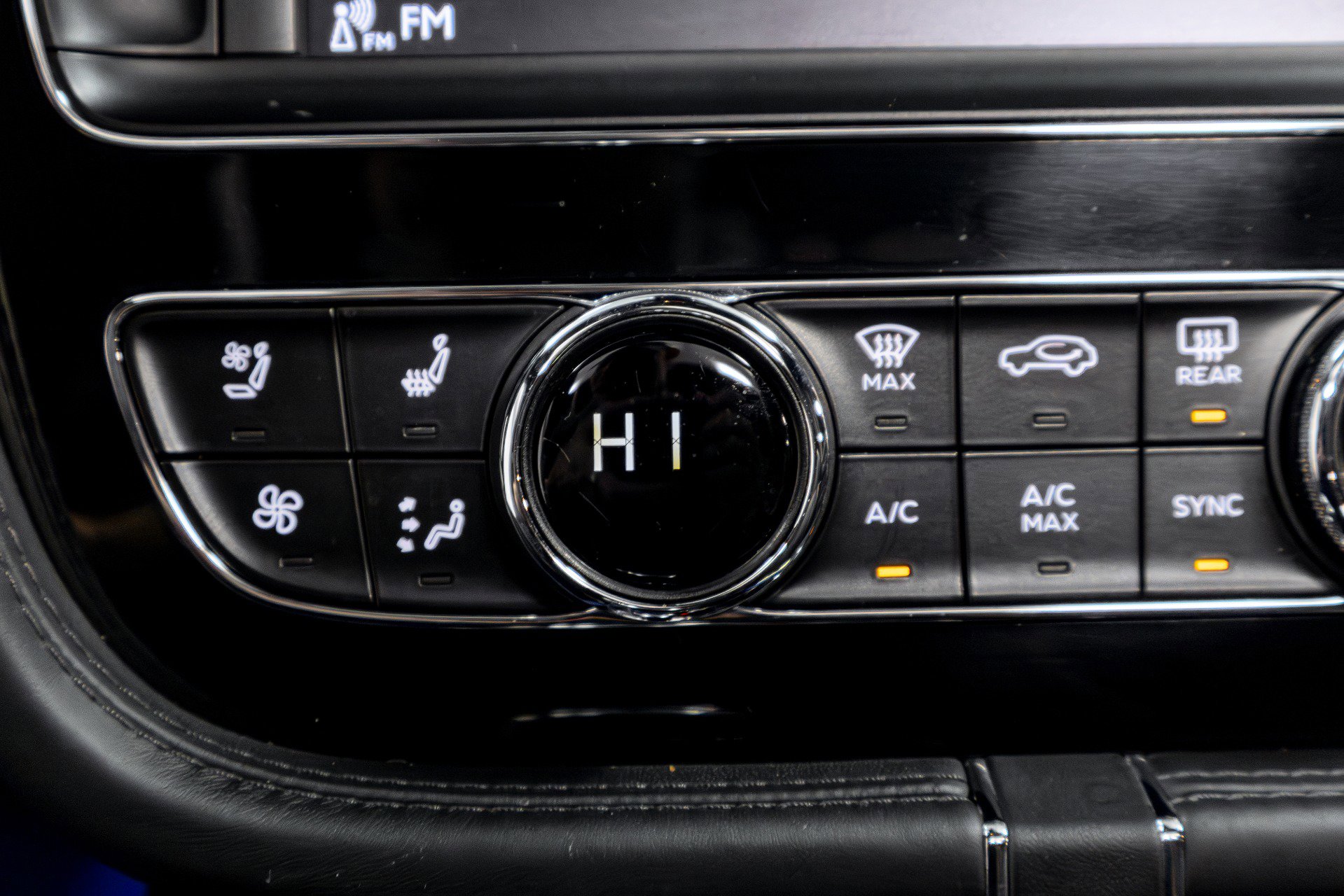 Used 2020 Bentley Bentayga Design Series image 63