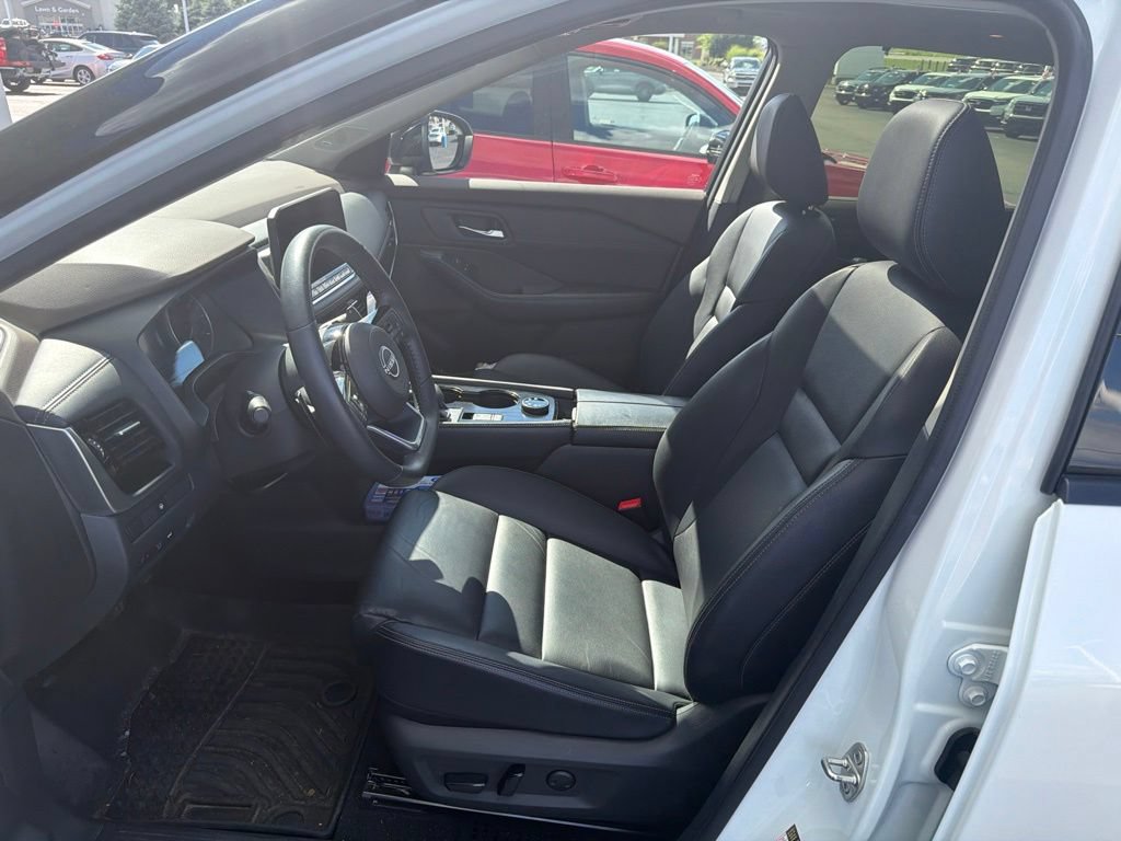 Used 2023 Nissan Rogue SL w/ SL Premium Package AWD/4WD image 8