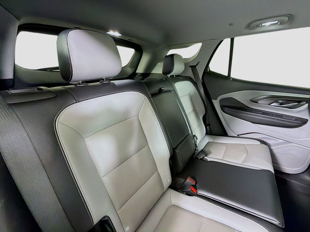 Used 2024 GMC Terrain SLT image 27