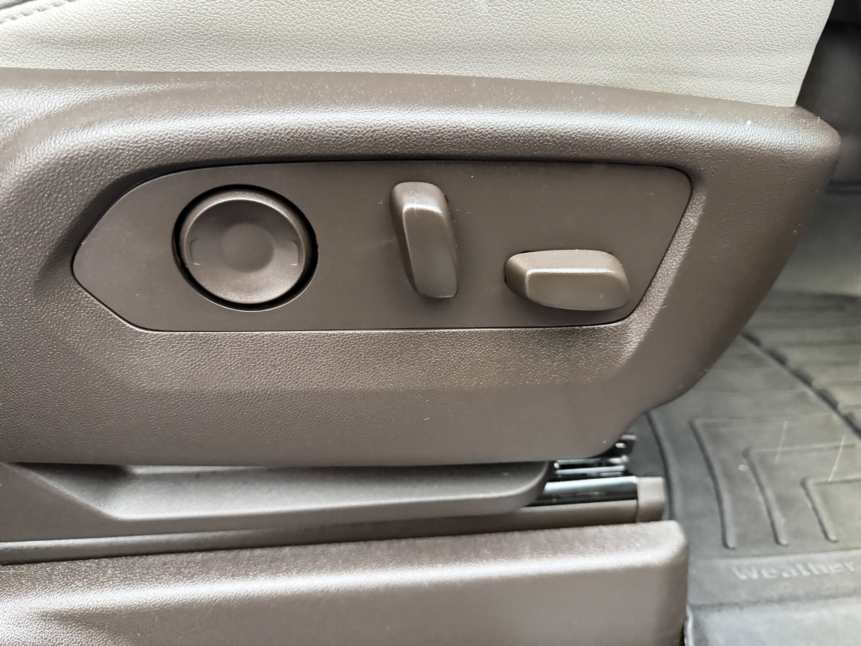 Used 2022 GMC Yukon SLT w/ SLT Luxury Package image 27