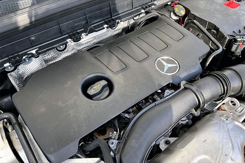 Used 2023 Mercedes-Benz GLB 250 w/ Premium Package image 29