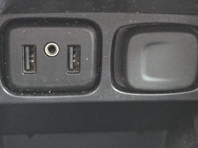 Used 2022 Buick Encore Preferred image 6