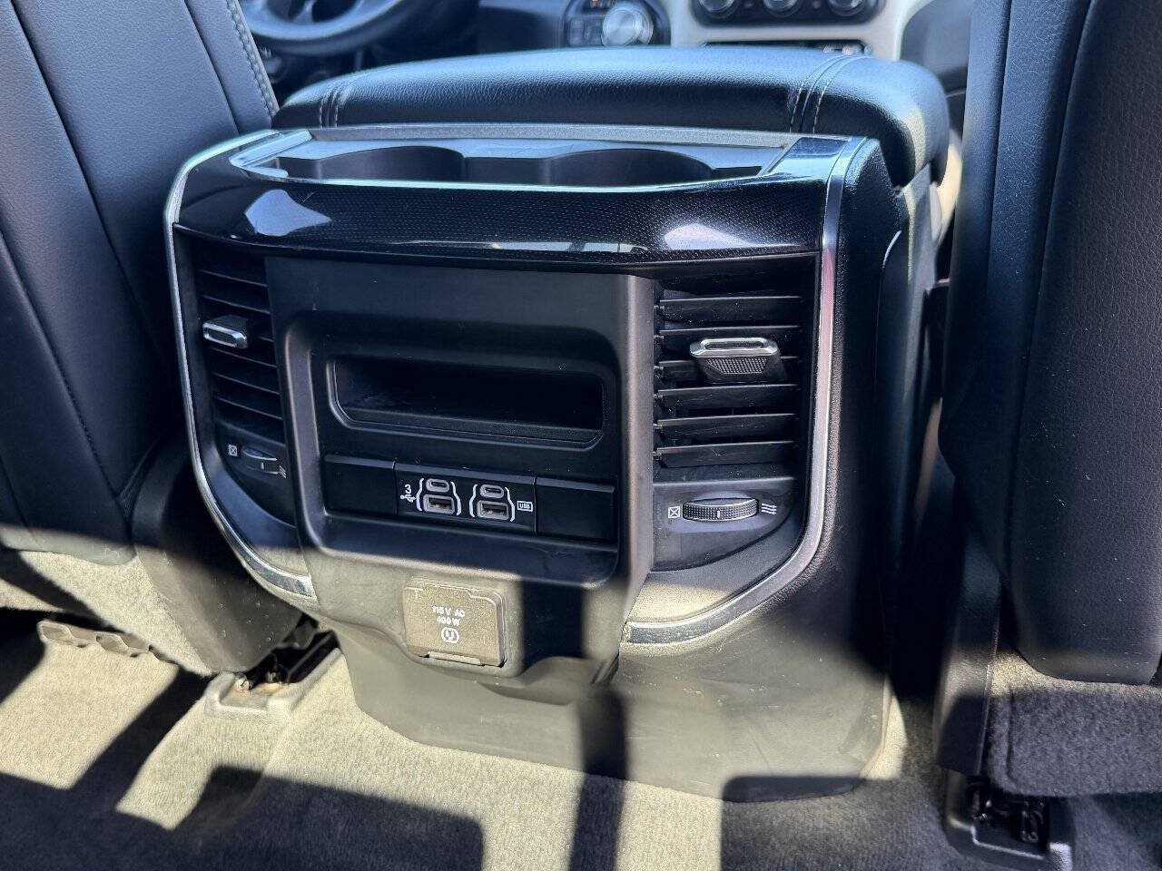 Used 2019 RAM 1500 Laramie w/ Sport Appearance Package AWD/4WD image 25