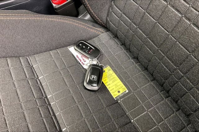 Used 2025 Honda HR-V Sport image 13
