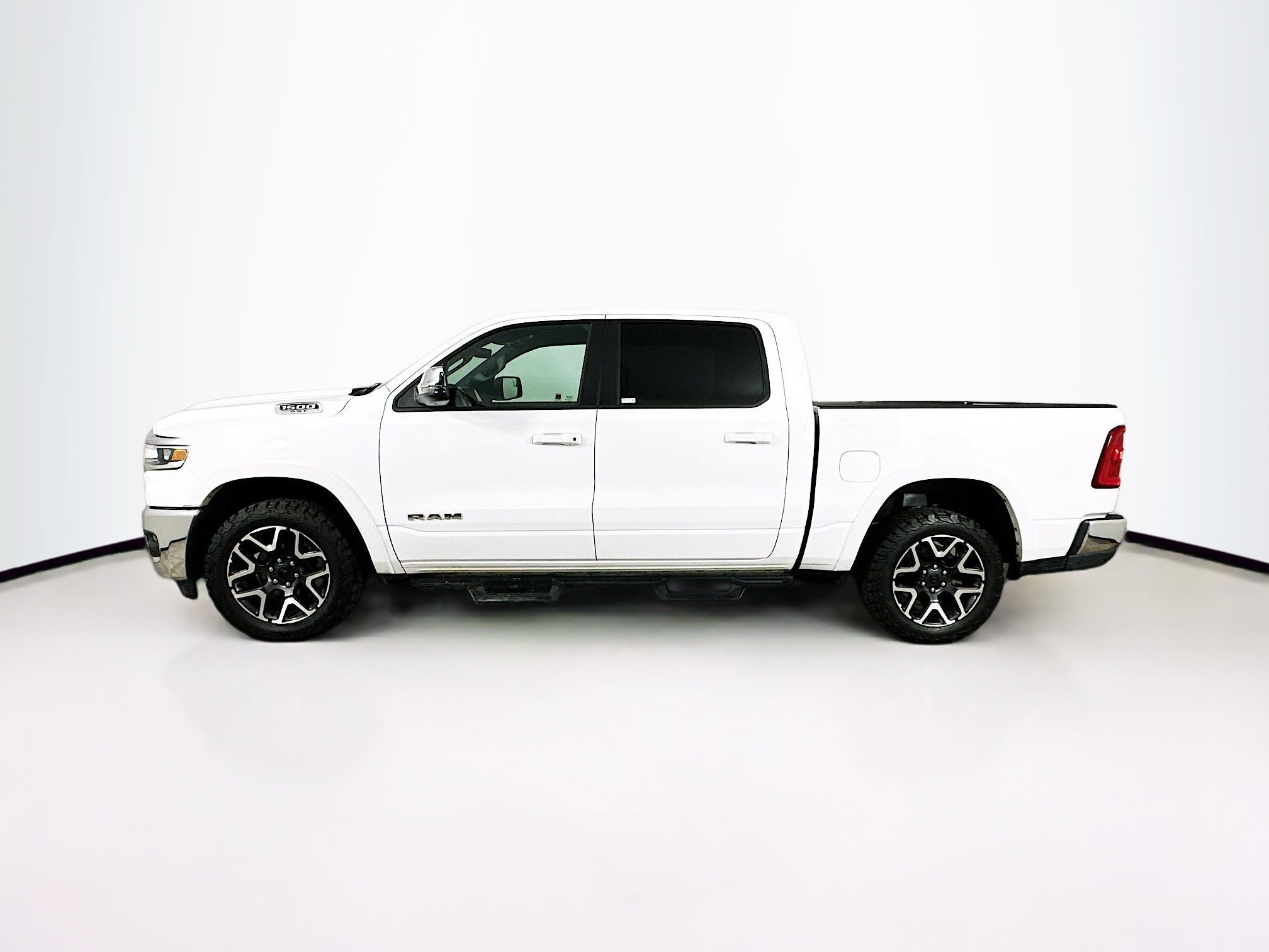 Used 2025 RAM 1500 Laramie image 4