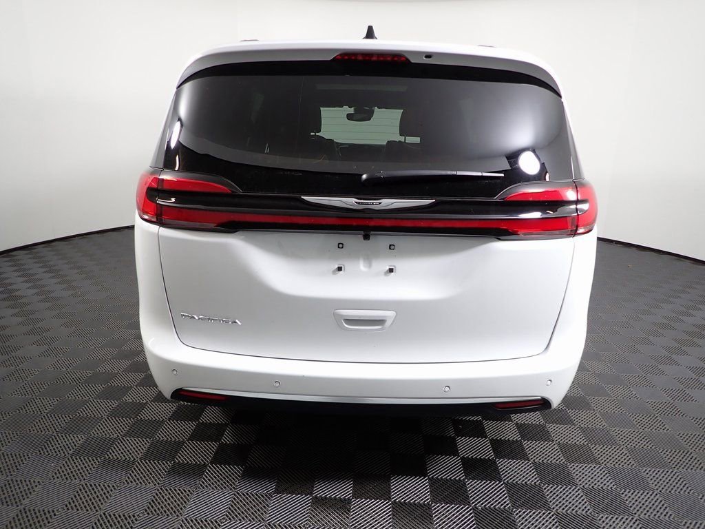 New 2026 Chrysler Pacifica Pinnacle image 17
