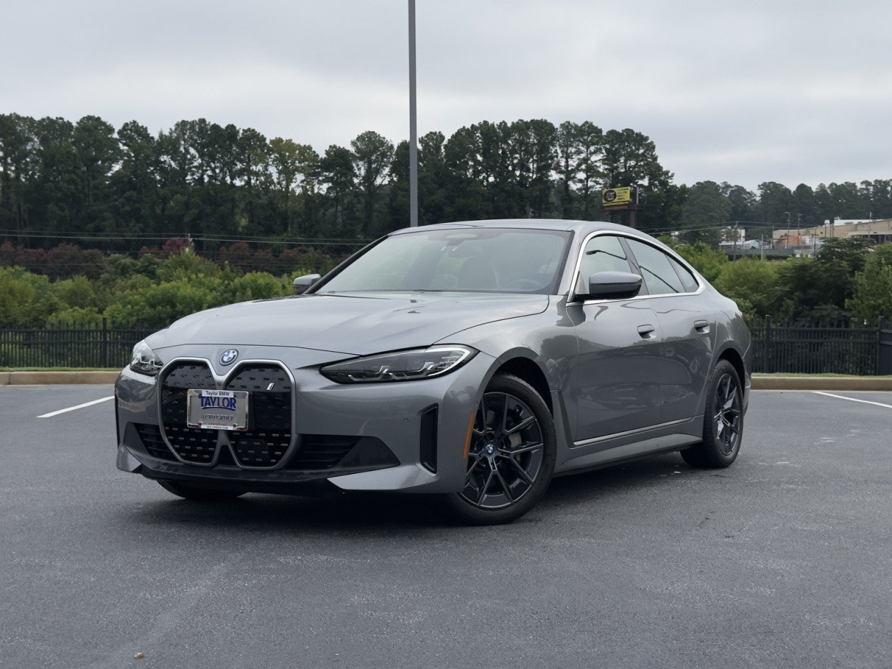 Used 2023 BMW i4 eDrive40 RWD image 1