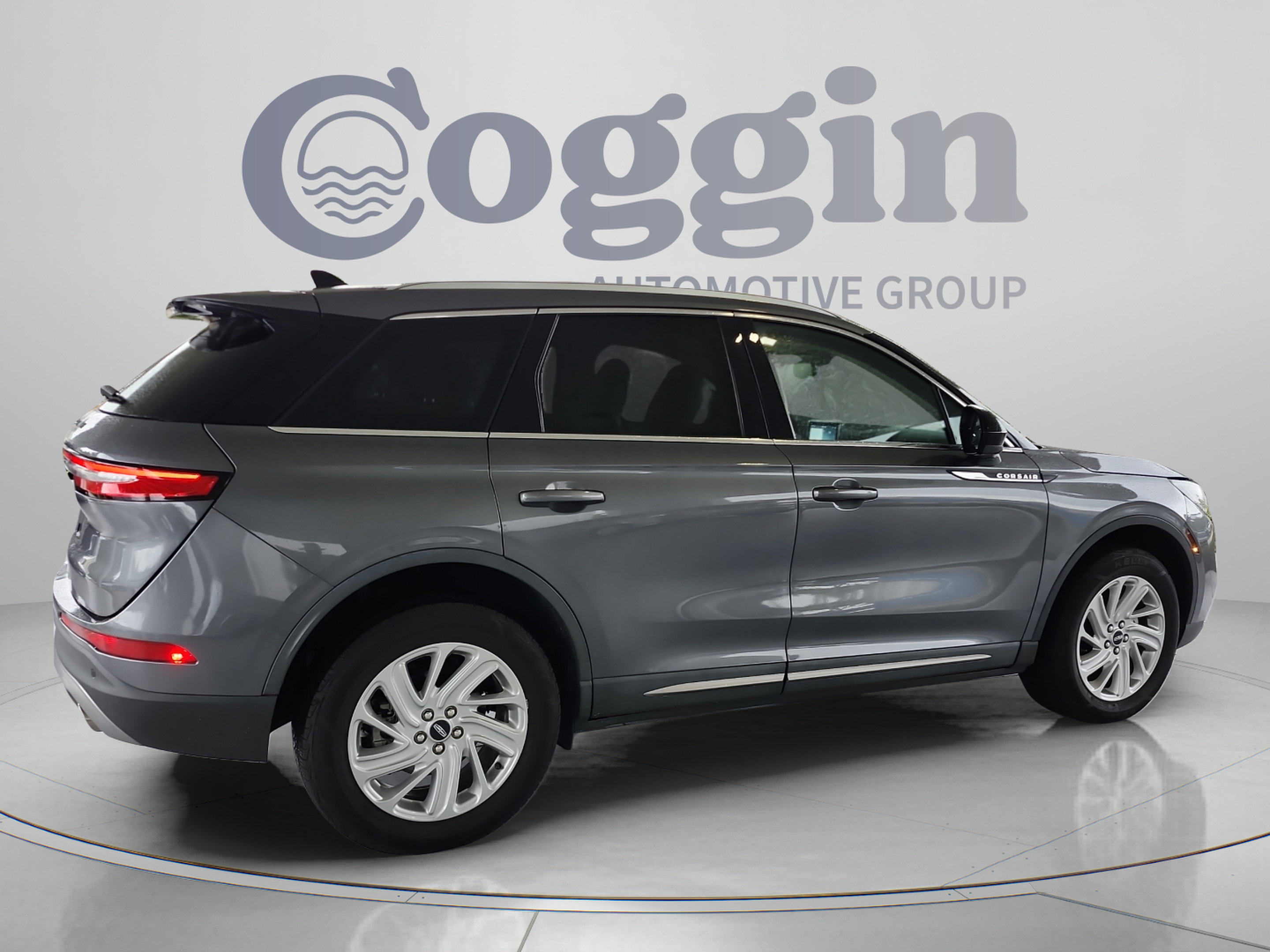 Used 2021 Lincoln Corsair FWD w/ Convenience Package image 4