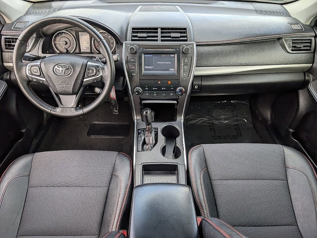 Used 2016 Toyota Camry SE image 19