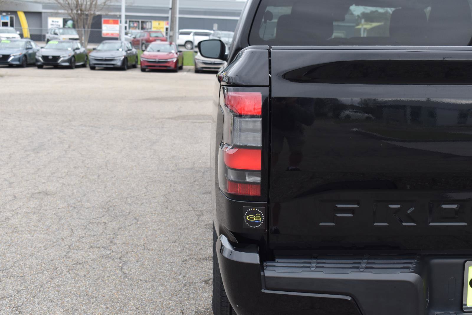 Used 2022 Nissan Frontier SV image 5