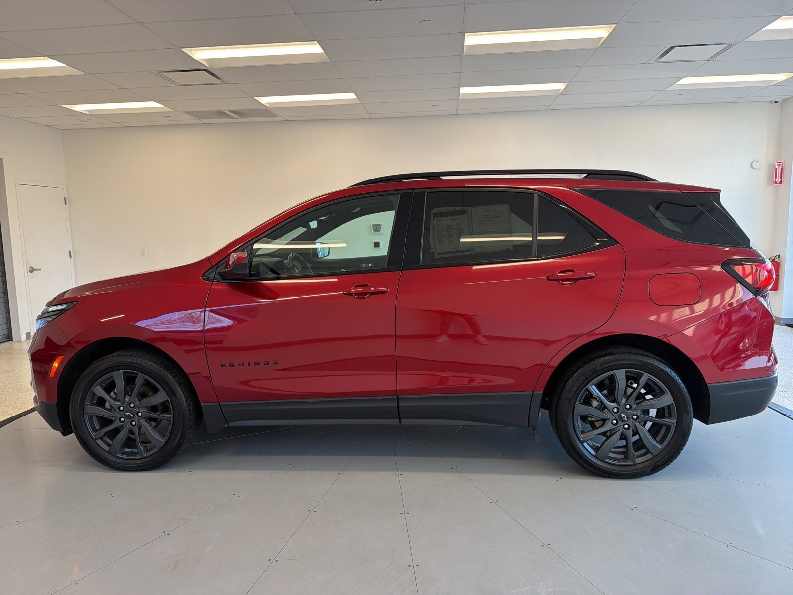 Used 2022 Chevrolet Equinox RS image 4