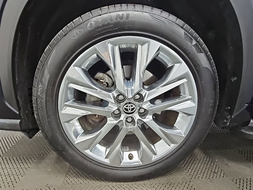 Used 2023 Toyota Highlander Limited image 49
