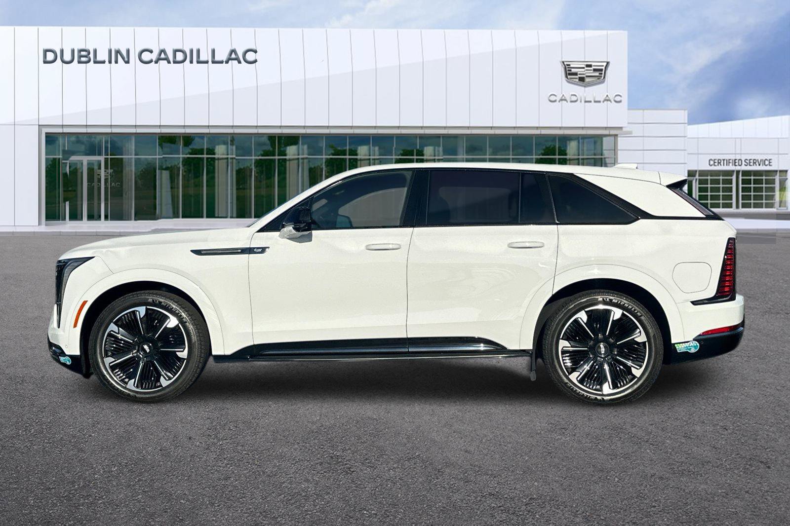 Certified 2025 Cadillac Escalade IQ Sport 1 w/ Smart Trailering package AWD/4WD image 7