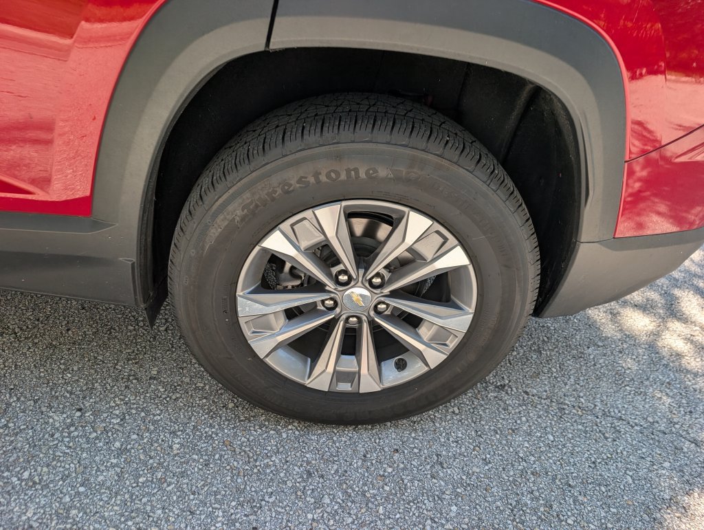 Used 2026 Chevrolet Equinox LT FWD image 11