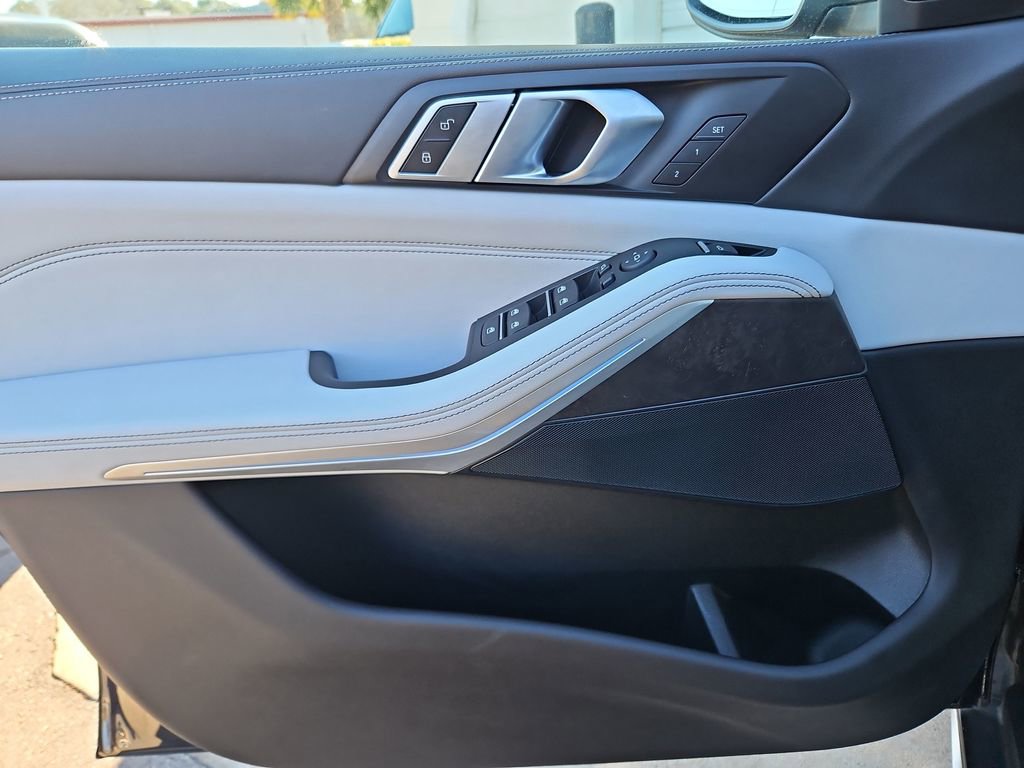 Used 2024 BMW X5 sDrive40i w/ Parking Assistance Package image 29