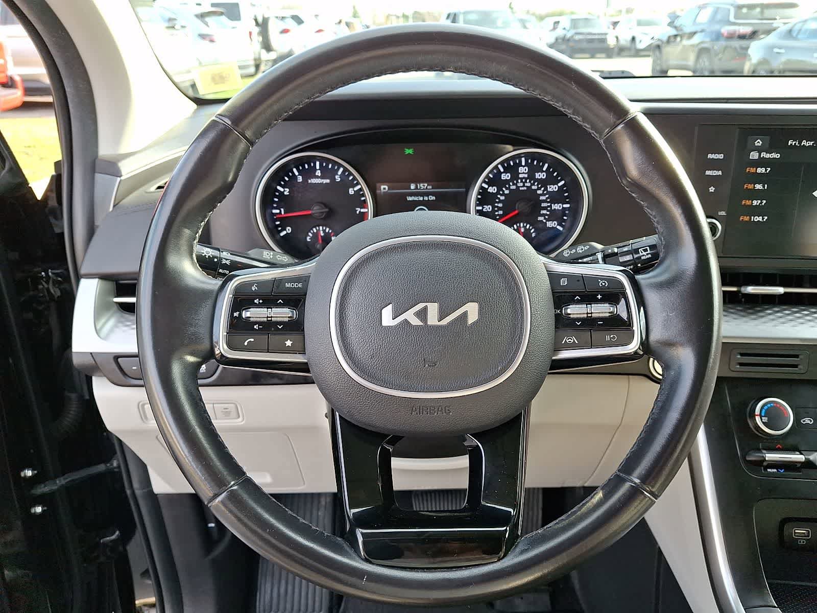 Used 2022 Kia Carnival LX image 20