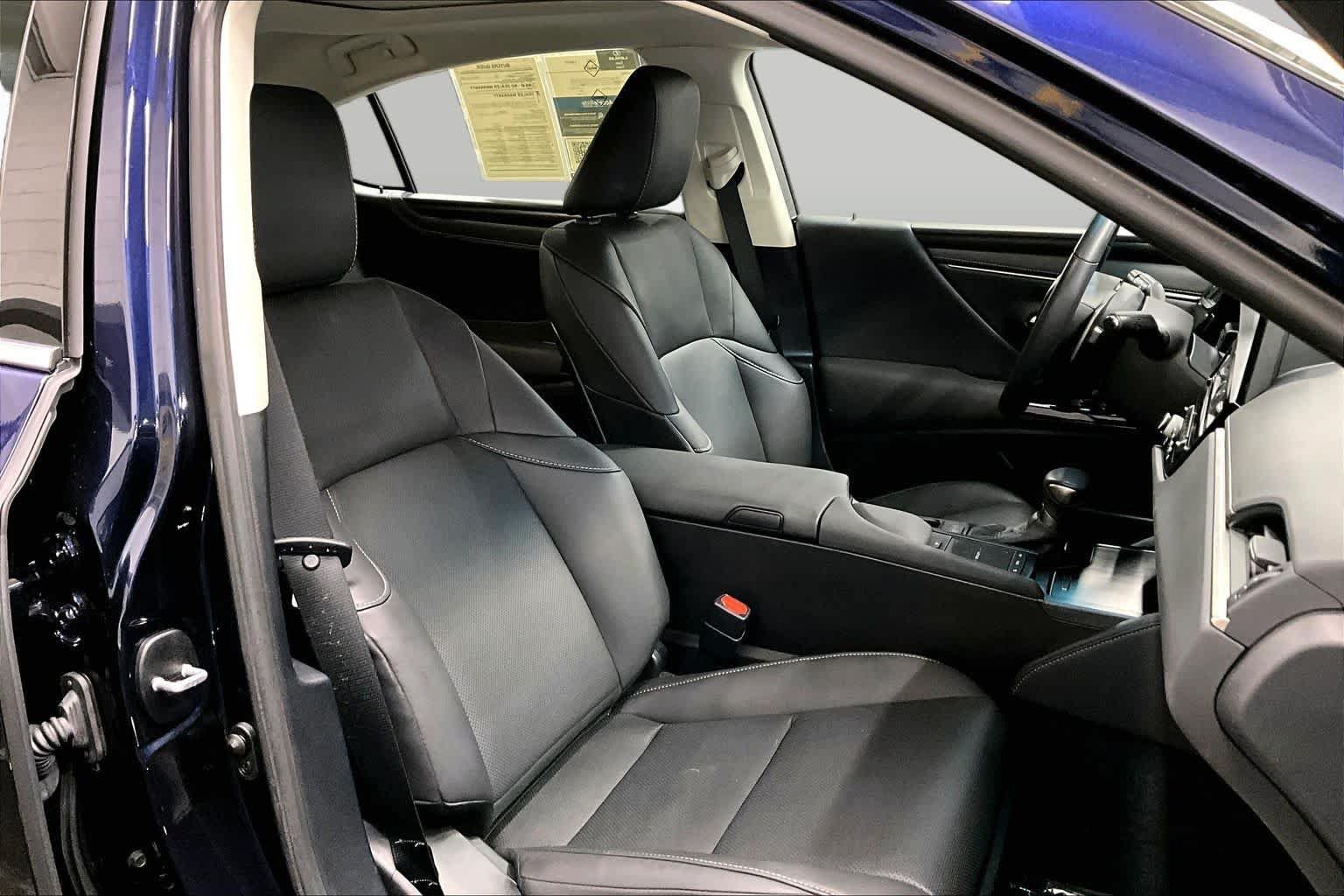 Used 2022 Lexus ES 350 w/ Premium Package FWD image 9