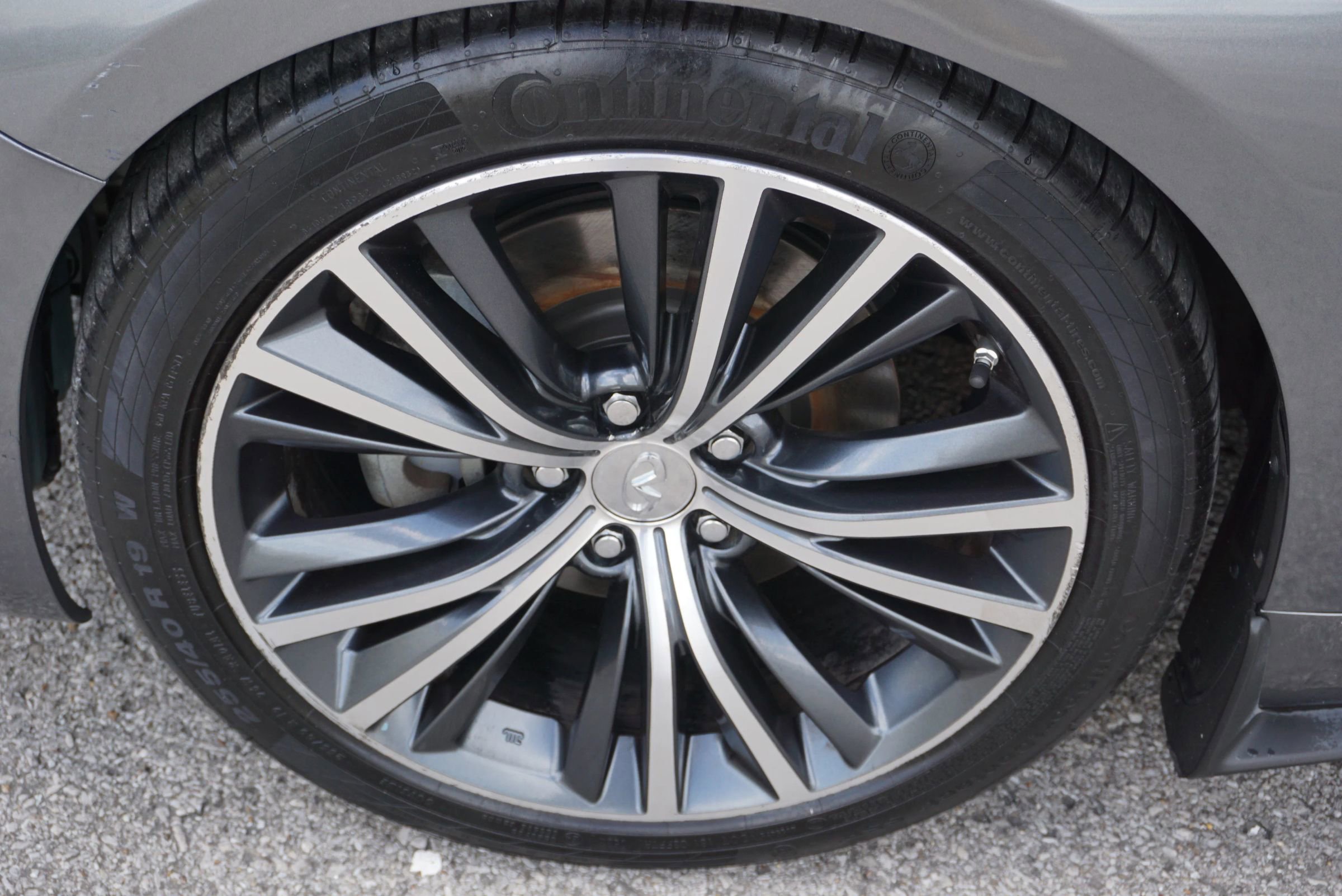Used 2018 INFINITI Q60 3.0t Luxe RWD image 11