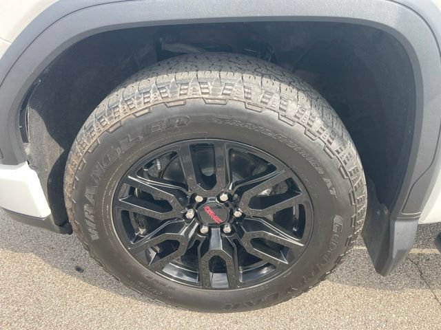 Used 2022 GMC Sierra 1500 Elevation w/ LPO, Elevation Black Package AWD/4WD image 31