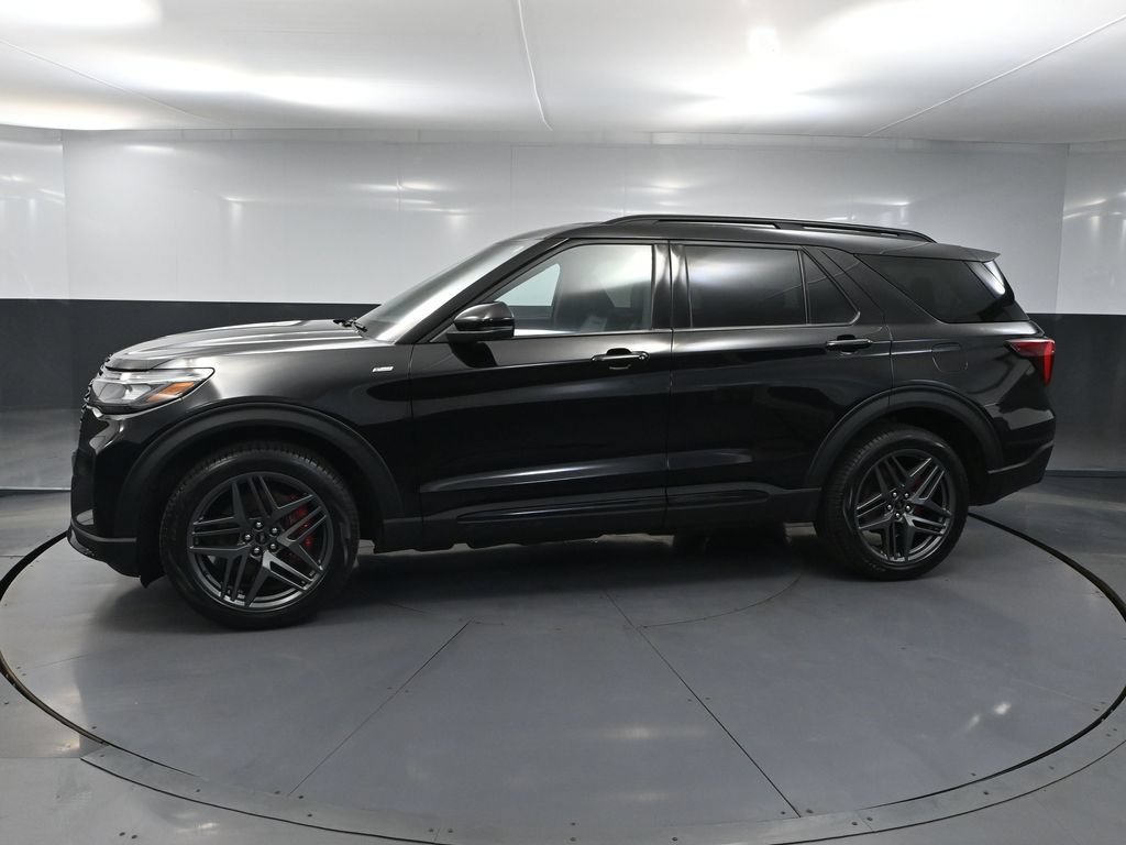 Used 2025 Ford Explorer ST-Line w/ ST-Line Street Pack AWD/4WD image 8