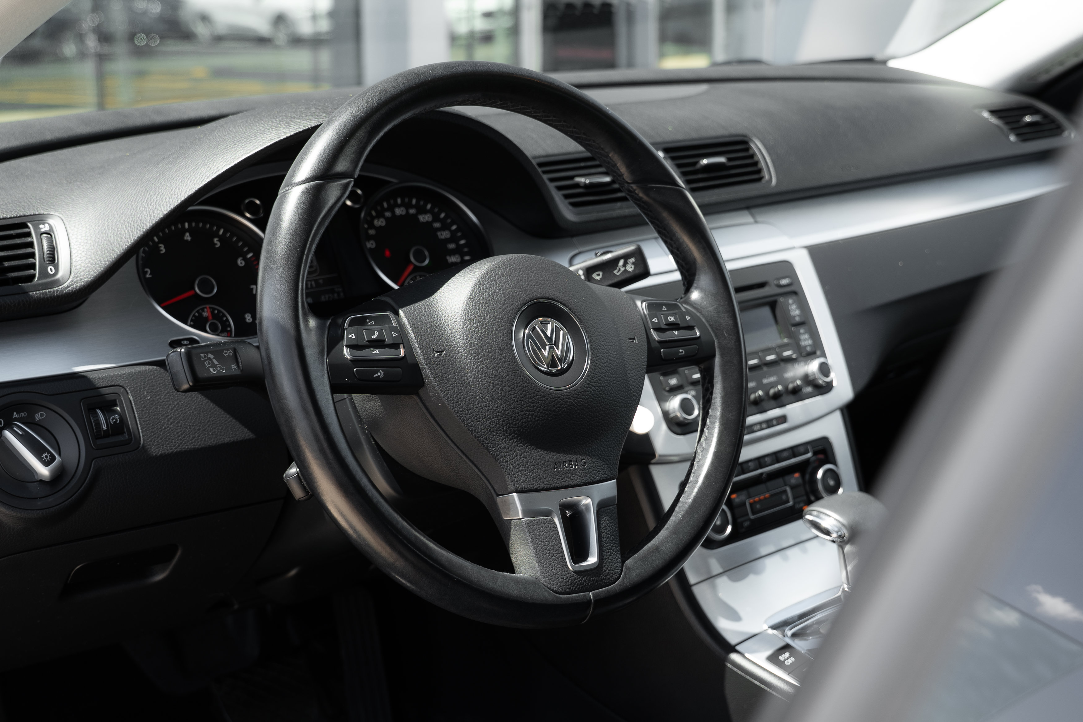 Used 2009 Volkswagen CC Luxury FWD image 11