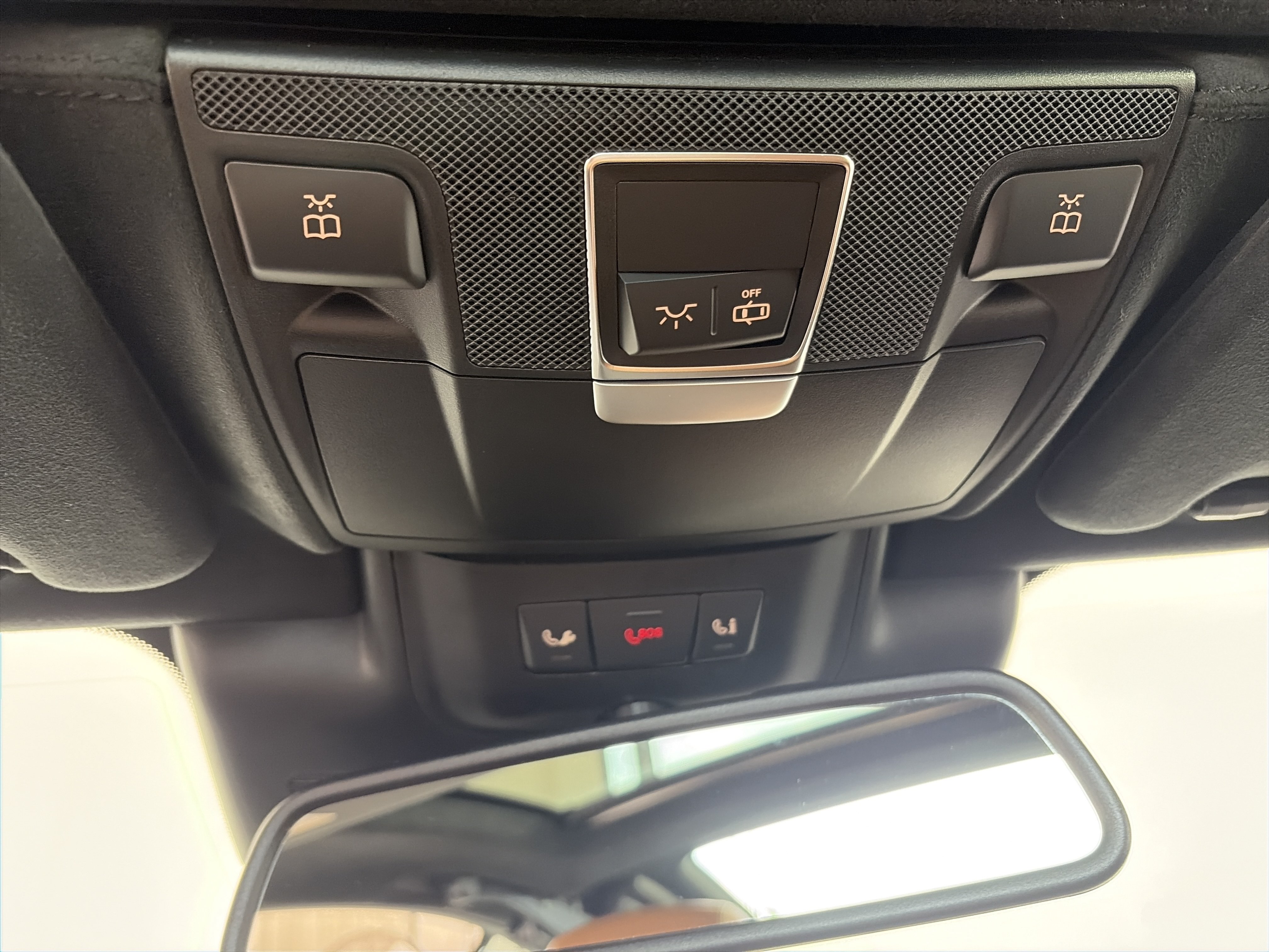 Used 2020 Mercedes-Benz SL 550 image 39