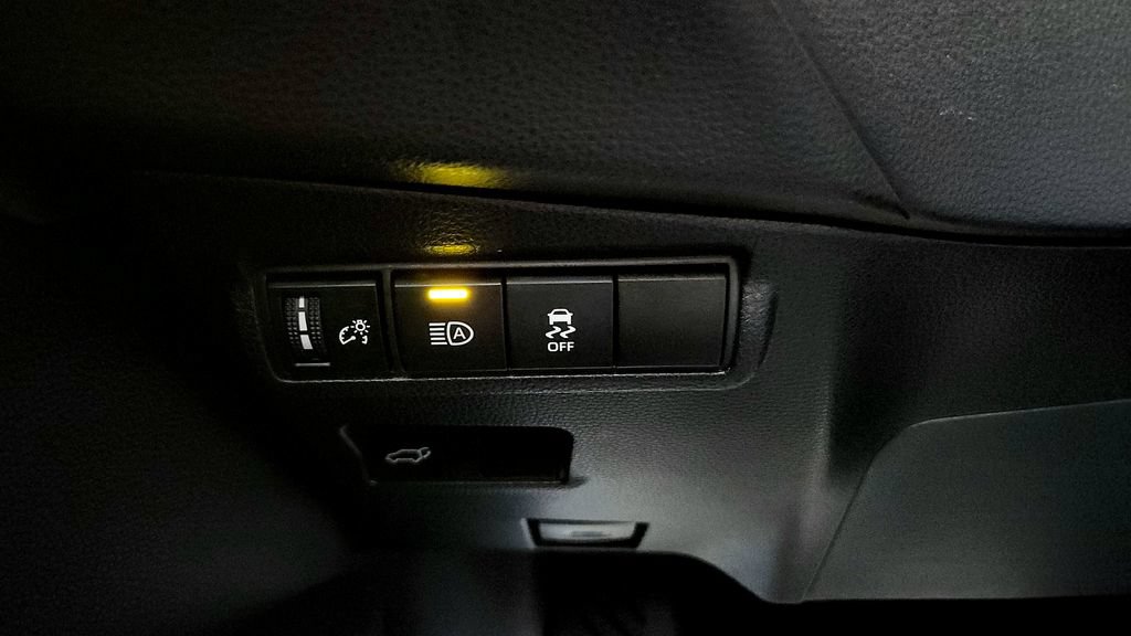 Certified 2026 Toyota Corolla Cross XLE w/ Convenience Package AWD/4WD image 33