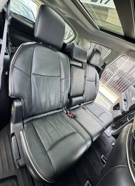 Used 2017 INFINITI QX60 FWD w/ Deluxe Technology Package image 24