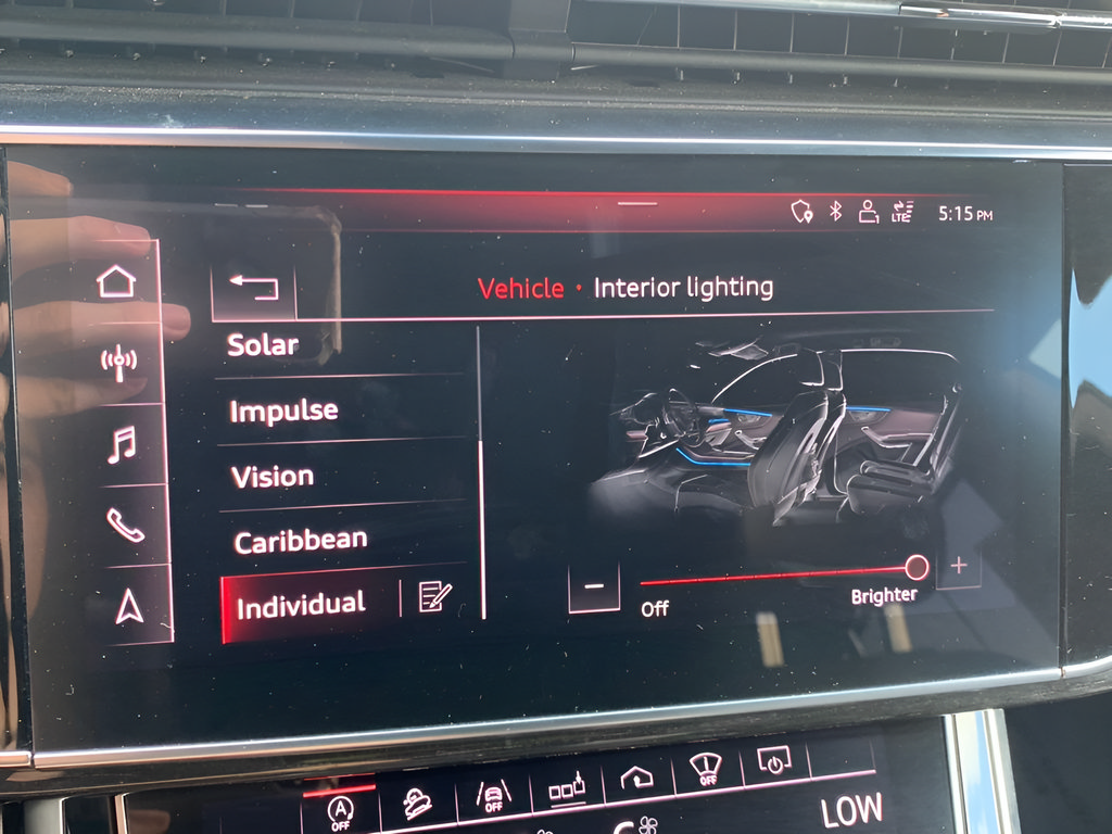 Used 2019 Audi Q8 Prestige w/ Luxury Package AWD/4WD image 37