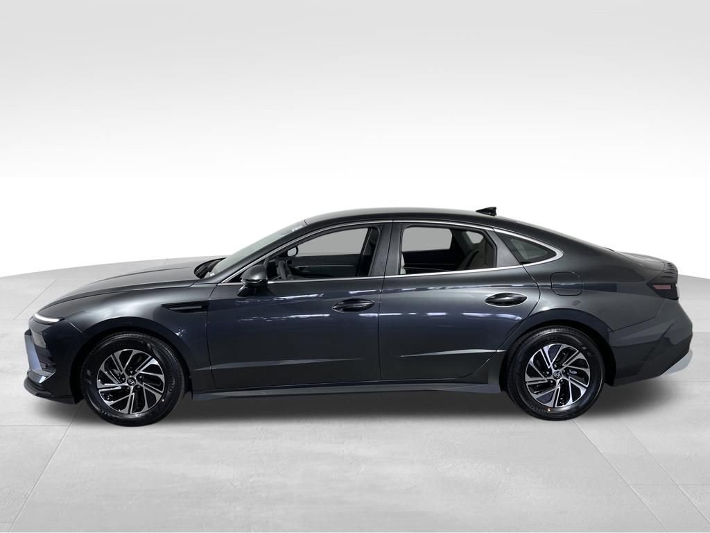 New 2026 Hyundai Sonata Blue FWD image 2