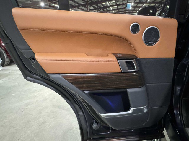 Used 2017 Land Rover Range Rover Autobiography image 54