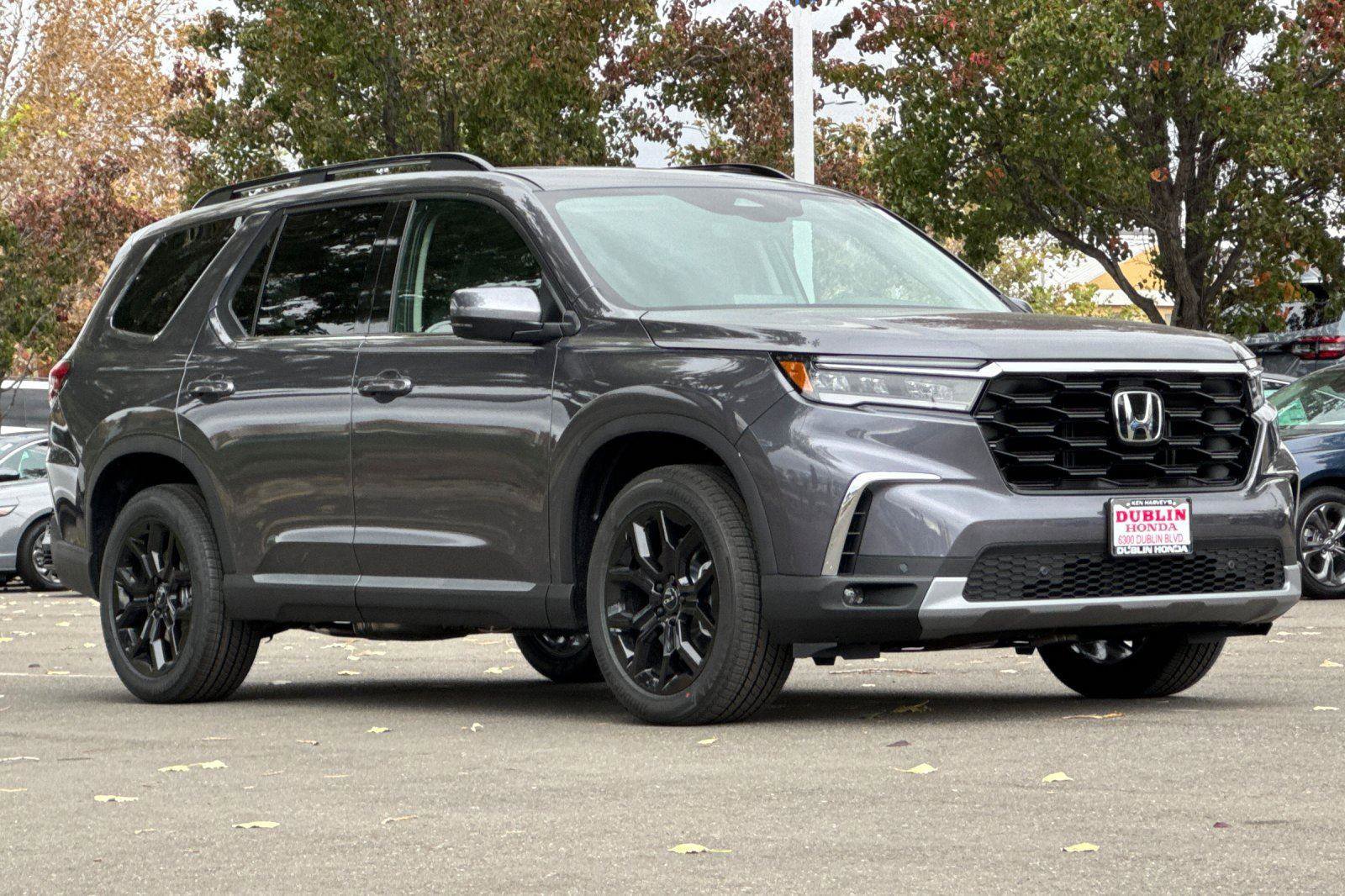 New 2025 Honda Pilot Touring video 2