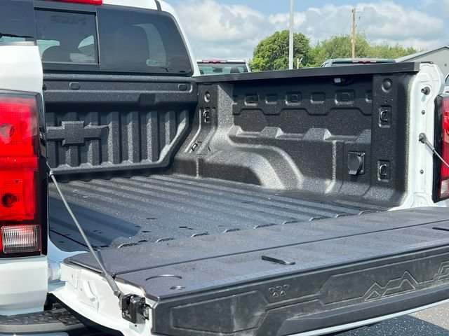 New 2026 Chevrolet Colorado ZR2 w/ Technology Package AWD/4WD image 7