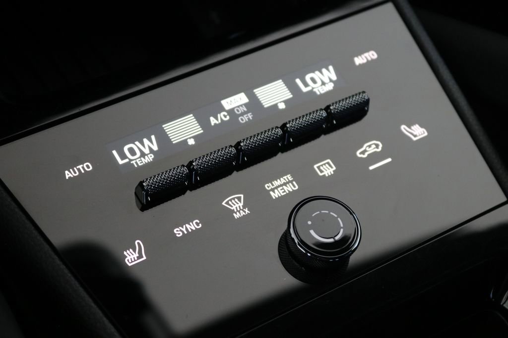 Used 2024 Porsche Cayenne image 53