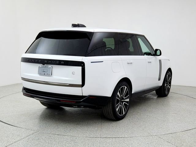 New 2026 Land Rover Range Rover SV image 5