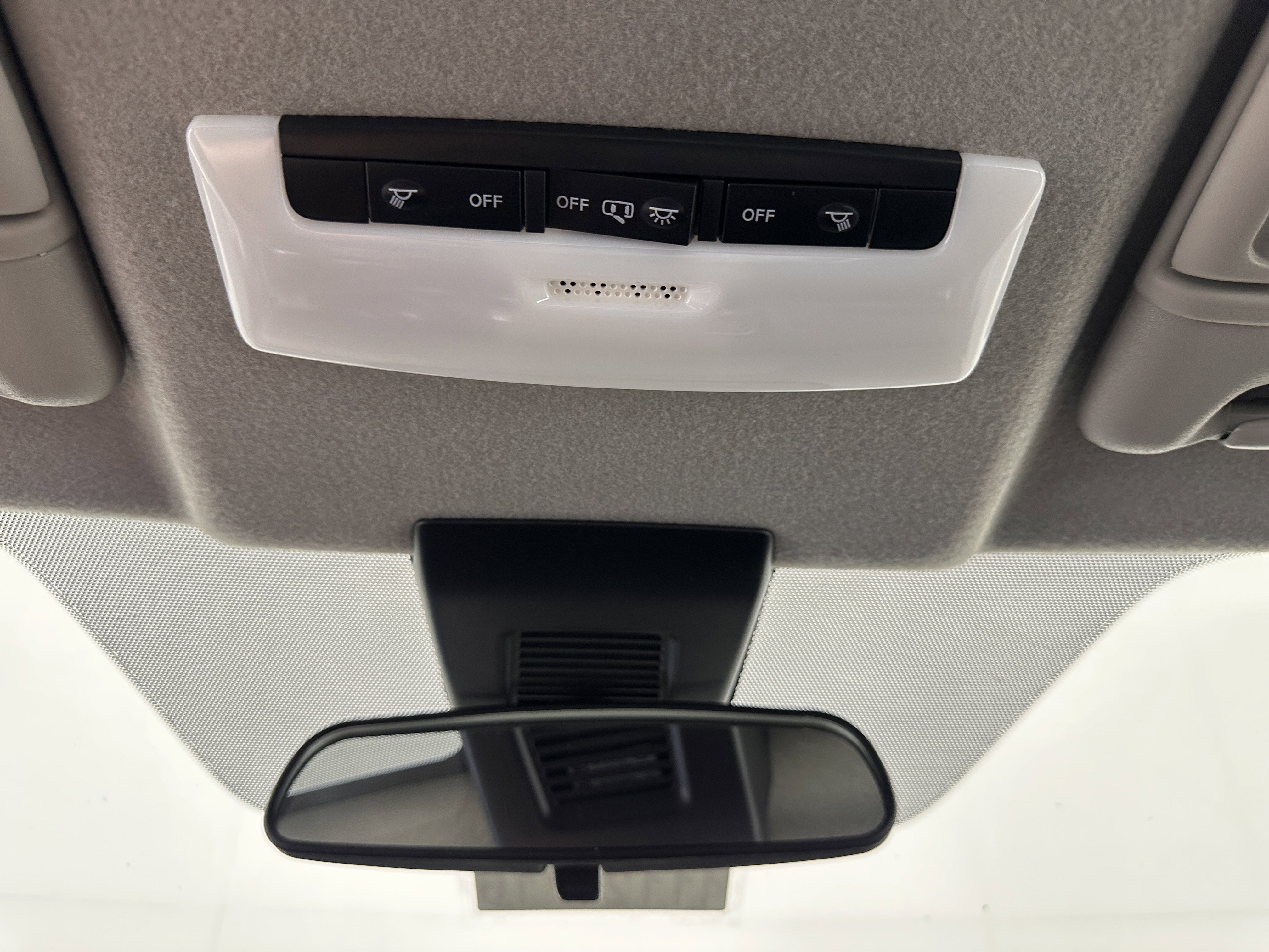 New 2025 Nissan Kicks Play S image 29