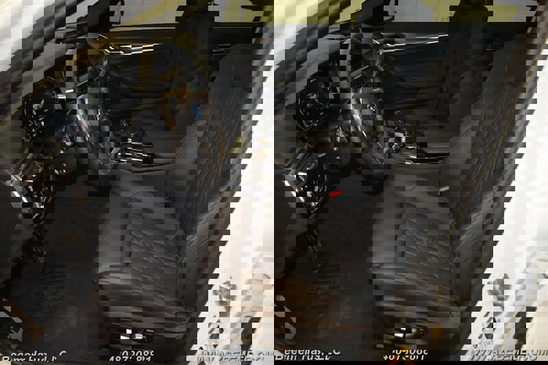 Used 2023 BMW 530e w/ M Sport Package image 11