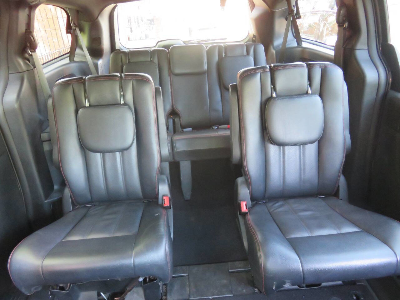 Used 2018 Dodge Grand Caravan GT FWD image 24