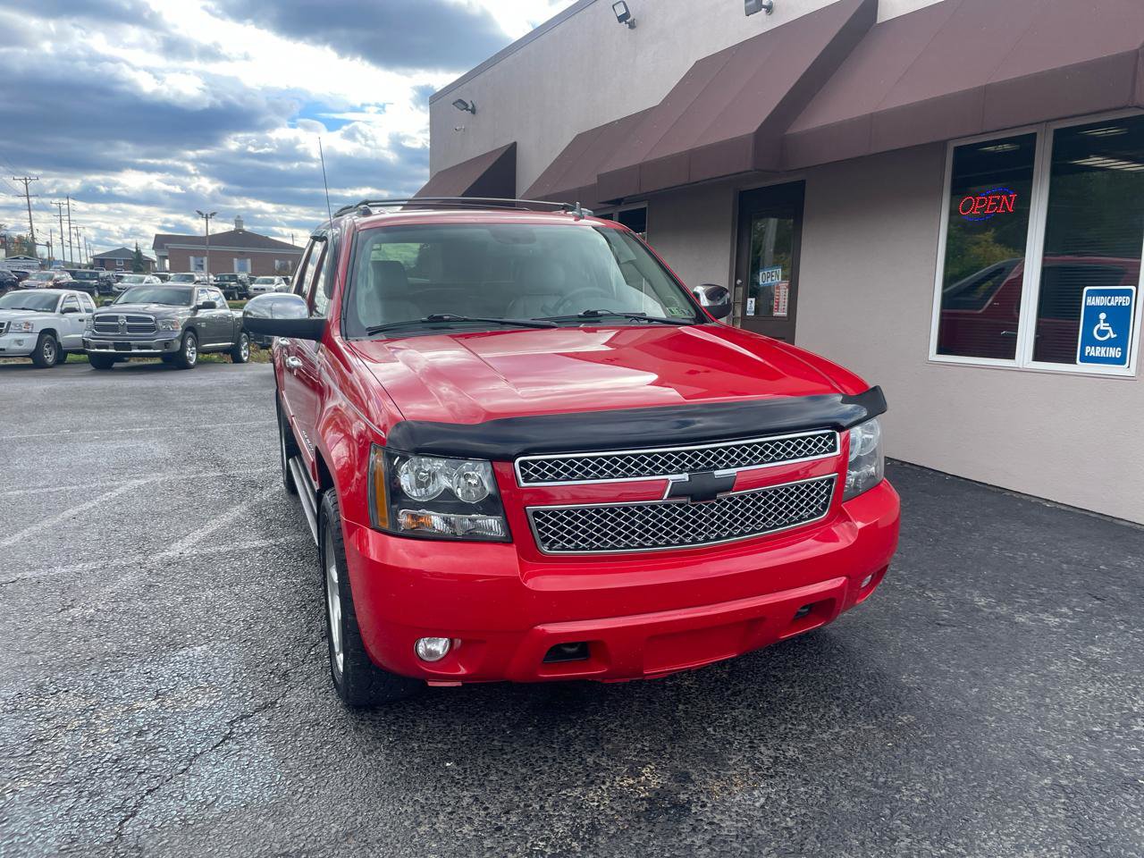 Used 2012 Chevrolet Avalanche LT w/ All-Star Edition image 2